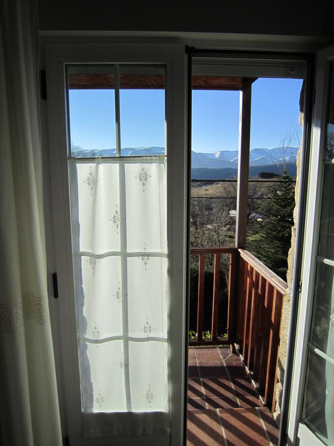 Maison d'hôtes La Casona De Collado à Hoyos del Collado Extérieur photo