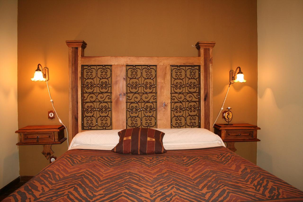 Maison d'hôtes La Casona De Collado à Hoyos del Collado Extérieur photo