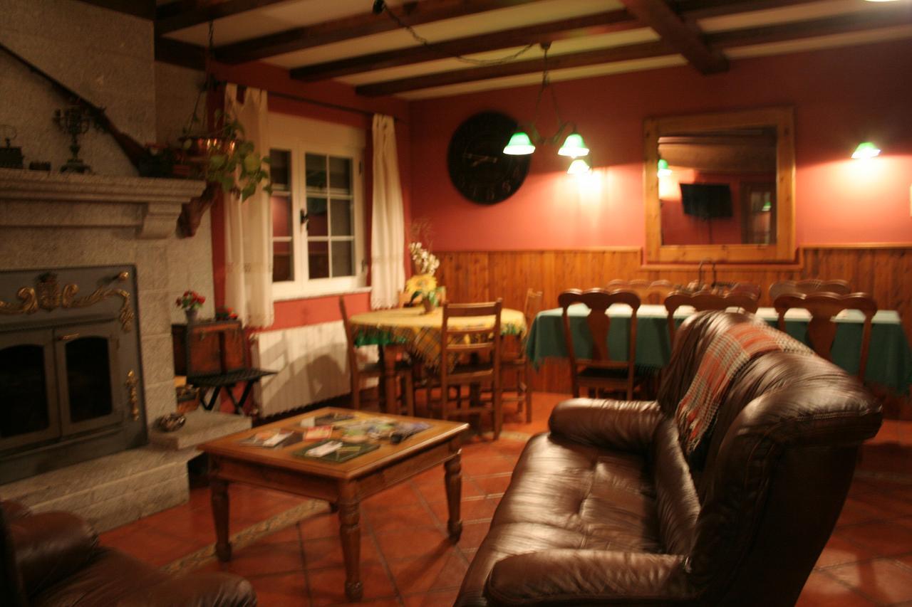 Maison d'hôtes La Casona De Collado à Hoyos del Collado Extérieur photo